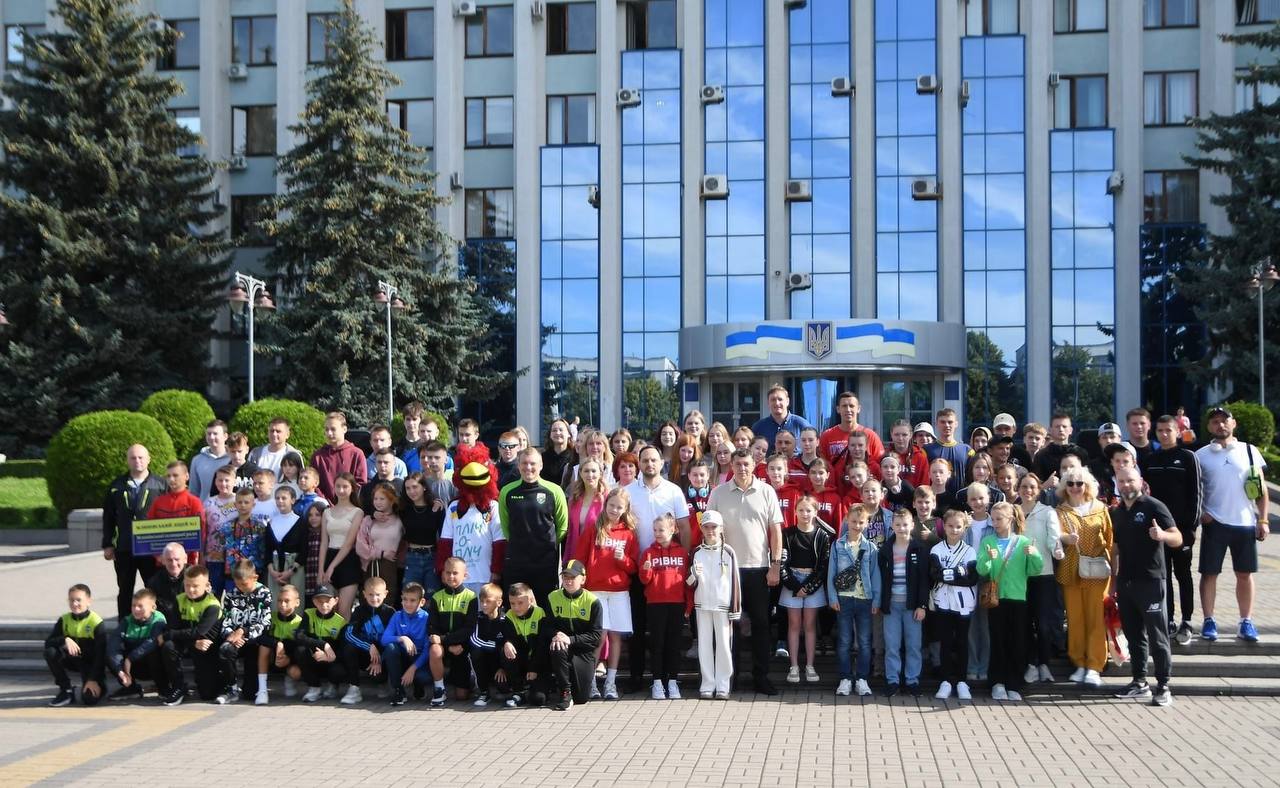 Команди з Рівненщини вирушили на Всеукраїнські змагання «Пліч-о-пліч»