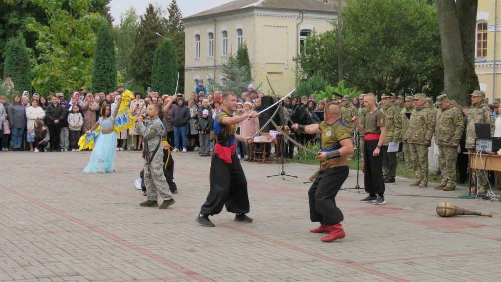 72 юнаки Острозького військового ліцею дали присягу ліцеїста