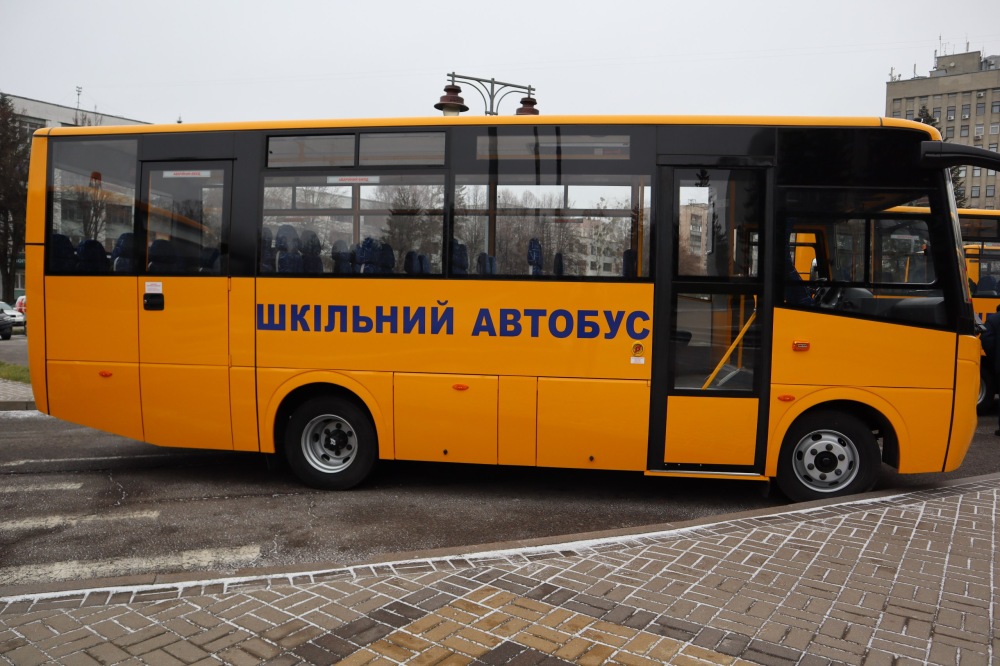 🚍Ще 6 нових шкільних автобусів для Рівненщини!