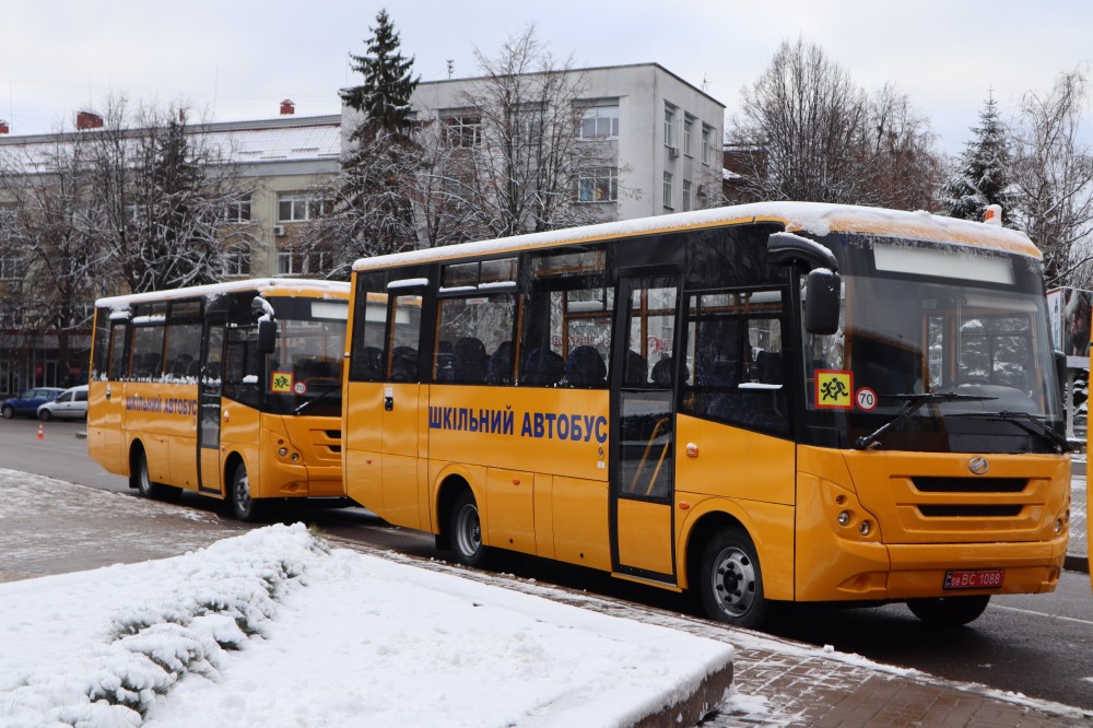 Ще 4 нових шкільних автобусів для Рівненщини!